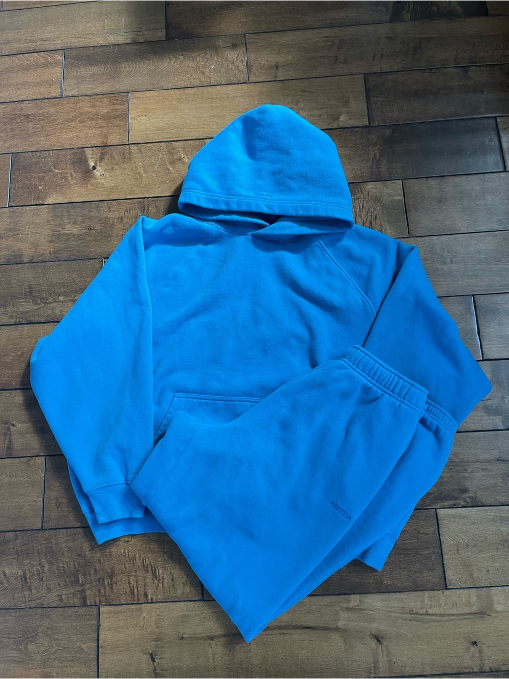 Aritzia Splash Blue Mega Fit Sweatset